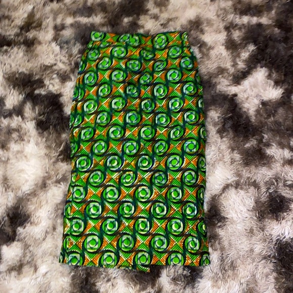 Custom African print, stunning two piece set with belt great condition - Picture 3 of 7